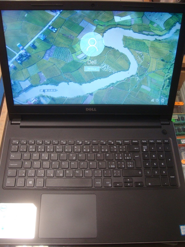 DELL VOSTRO 15 3368